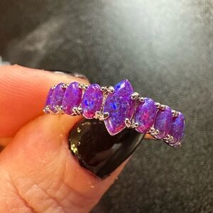 Bomb party stunning radience ring! Size 9